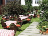 Partyraum: Restaurant mit Garten