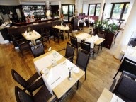 Partyraum: Schickes Restaurant am Rhein